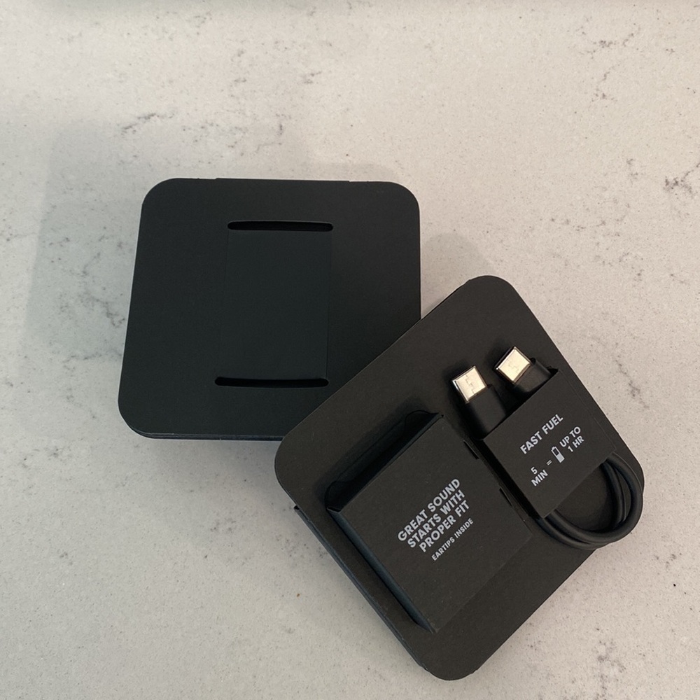 BEATS STUDIO BUDS - Wireless noise cancelling bluethooth earbuds - BLACK. - Picture 5 of 8